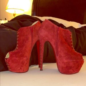 Christian Louboutin Size 37